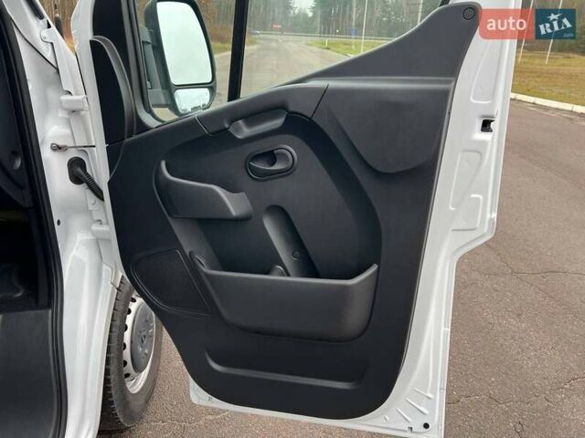 Білий Рено Мастєр, об'ємом двигуна 2.3 л та пробігом 347 тис. км за 20500 $, фото 82 на Automoto.ua