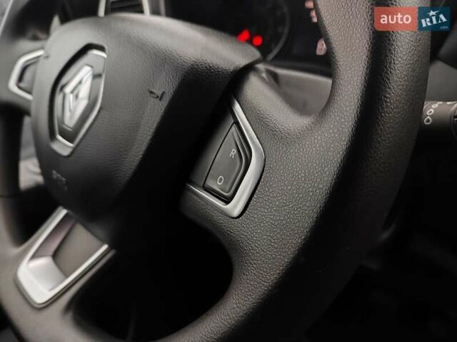 Белый Рено Мастер, объемом двигателя 2.3 л и пробегом 263 тыс. км за 19999 $, фото 44 на Automoto.ua