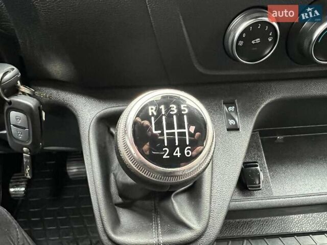 Белый Рено Мастер, объемом двигателя 2.3 л и пробегом 248 тыс. км за 21500 $, фото 60 на Automoto.ua