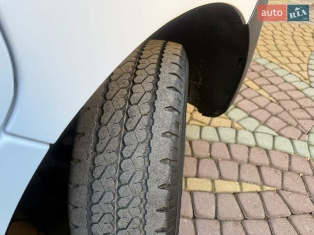 Белый Рено Мастер, объемом двигателя 2.3 л и пробегом 244 тыс. км за 18200 $, фото 9 на Automoto.ua