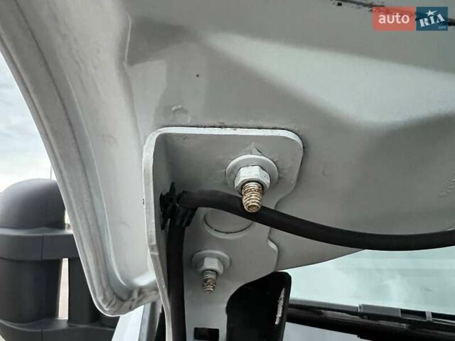 Белый Рено Мастер, объемом двигателя 2.3 л и пробегом 292 тыс. км за 21700 $, фото 48 на Automoto.ua