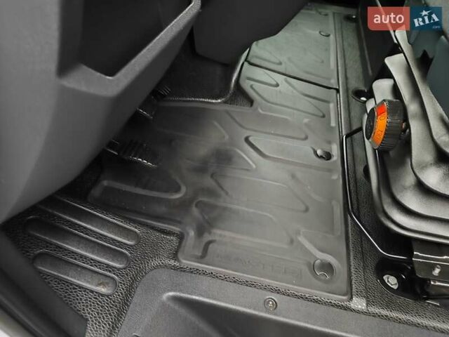 Белый Рено Мастер, объемом двигателя 2.3 л и пробегом 263 тыс. км за 19999 $, фото 37 на Automoto.ua