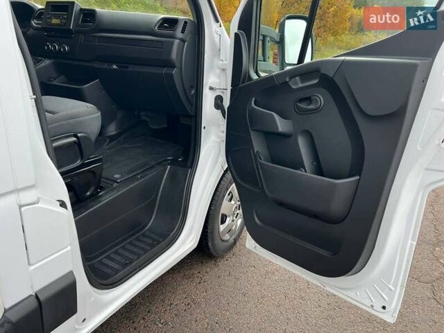 Белый Рено Мастер, объемом двигателя 2.3 л и пробегом 308 тыс. км за 20750 $, фото 83 на Automoto.ua
