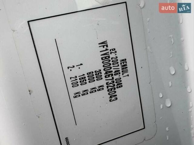 Белый Рено Мастер, объемом двигателя 2.3 л и пробегом 316 тыс. км за 19999 $, фото 12 на Automoto.ua