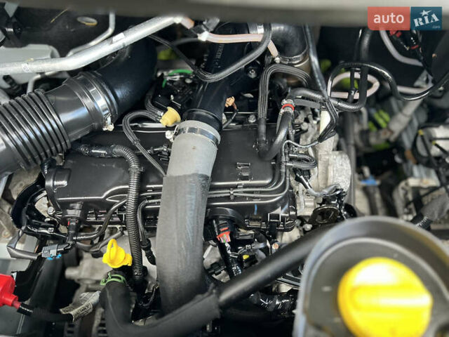 Белый Рено Мастер, объемом двигателя 2.3 л и пробегом 210 тыс. км за 22500 $, фото 43 на Automoto.ua