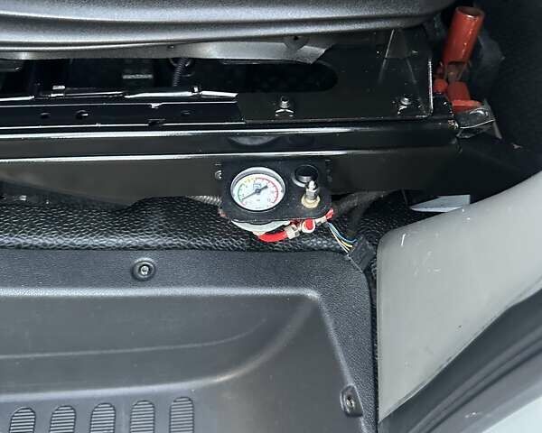 Білий Рено Мастєр, об'ємом двигуна 2.3 л та пробігом 342 тис. км за 20600 $, фото 17 на Automoto.ua