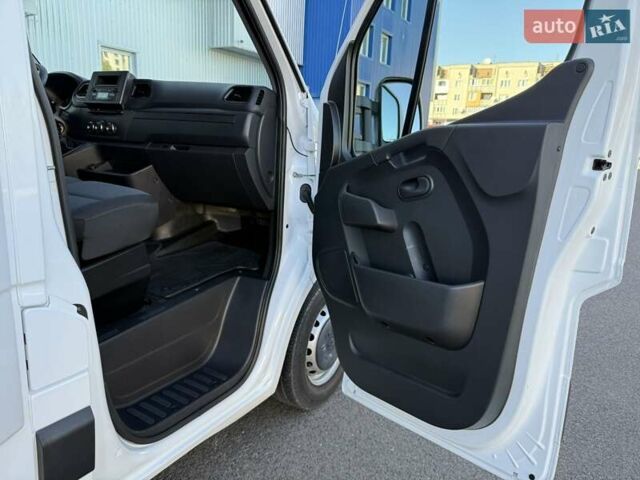 Белый Рено Мастер, объемом двигателя 2.3 л и пробегом 276 тыс. км за 20999 $, фото 22 на Automoto.ua