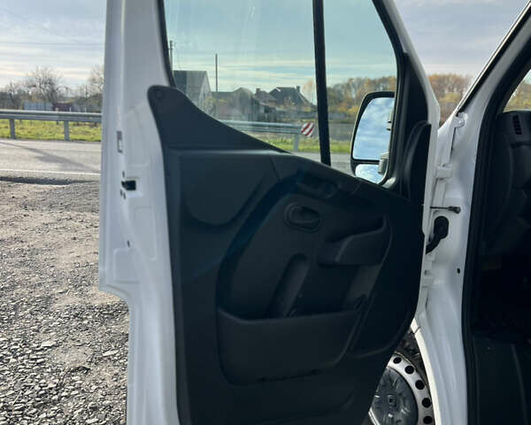 Білий Рено Мастєр, об'ємом двигуна 2.3 л та пробігом 168 тис. км за 21500 $, фото 21 на Automoto.ua