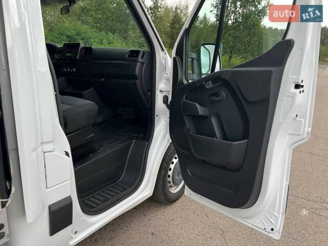 Белый Рено Мастер, объемом двигателя 2.3 л и пробегом 280 тыс. км за 21999 $, фото 79 на Automoto.ua