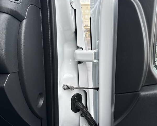 Білий Рено Мастєр, об'ємом двигуна 2.3 л та пробігом 305 тис. км за 21500 $, фото 62 на Automoto.ua