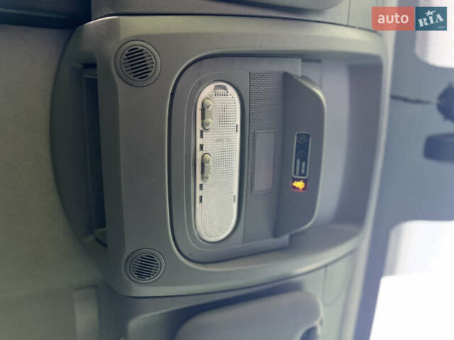 Белый Рено Мастер, объемом двигателя 2.3 л и пробегом 210 тыс. км за 22500 $, фото 20 на Automoto.ua