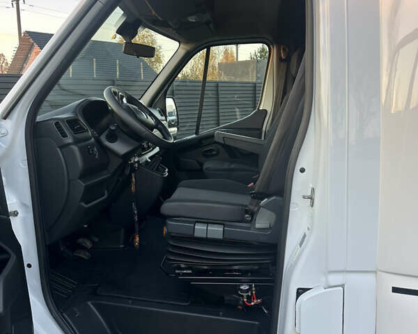 Белый Рено Мастер, объемом двигателя 2.3 л и пробегом 342 тыс. км за 19999 $, фото 13 на Automoto.ua