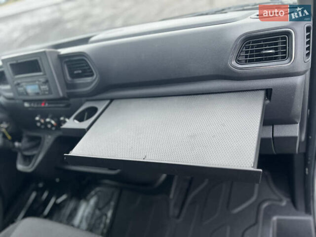 Белый Рено Мастер, объемом двигателя 2.3 л и пробегом 170 тыс. км за 19999 $, фото 30 на Automoto.ua