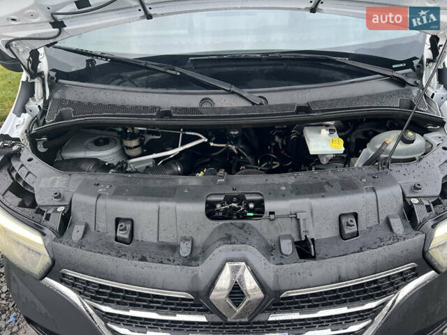 Белый Рено Мастер, объемом двигателя 2.3 л и пробегом 170 тыс. км за 19999 $, фото 23 на Automoto.ua