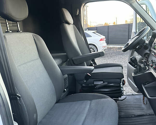 Белый Рено Мастер, объемом двигателя 2.3 л и пробегом 342 тыс. км за 19999 $, фото 25 на Automoto.ua