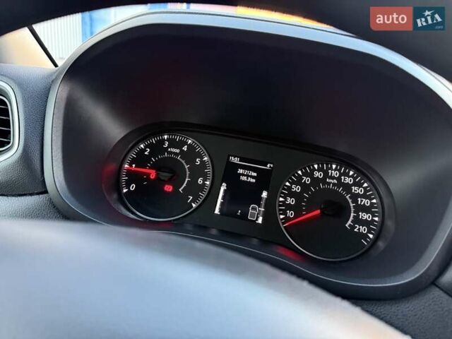 Белый Рено Мастер, объемом двигателя 2.3 л и пробегом 281 тыс. км за 21500 $, фото 77 на Automoto.ua