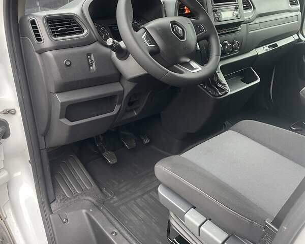 Белый Рено Мастер, объемом двигателя 2.3 л и пробегом 260 тыс. км за 19899 $, фото 17 на Automoto.ua