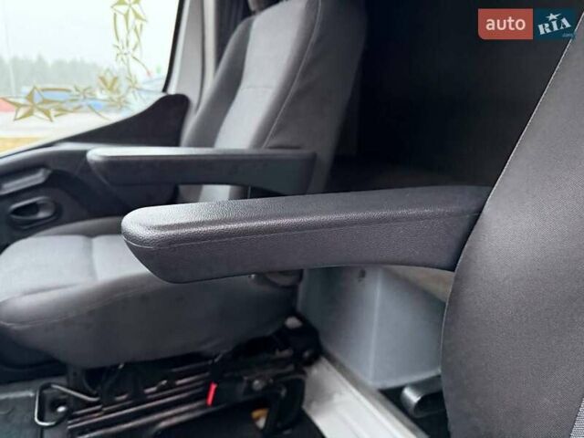 Білий Рено Мастєр, об'ємом двигуна 2.3 л та пробігом 315 тис. км за 22500 $, фото 59 на Automoto.ua