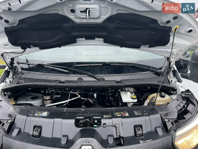 Белый Рено Мастер, объемом двигателя 2.3 л и пробегом 171 тыс. км за 17900 $, фото 29 на Automoto.ua