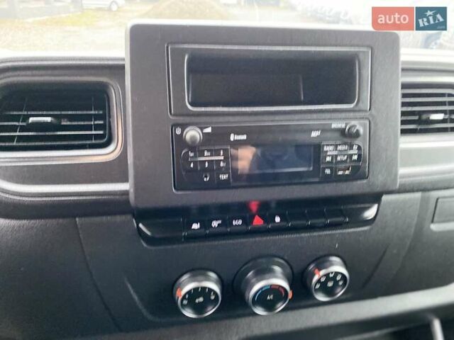 Белый Рено Мастер, объемом двигателя 2.3 л и пробегом 265 тыс. км за 18300 $, фото 54 на Automoto.ua