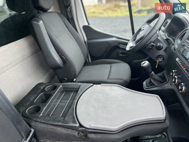 Белый Рено Мастер, объемом двигателя 2.3 л и пробегом 170 тыс. км за 19999 $, фото 37 на Automoto.ua