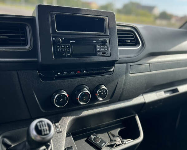Белый Рено Мастер, объемом двигателя 2.3 л и пробегом 250 тыс. км за 22700 $, фото 22 на Automoto.ua