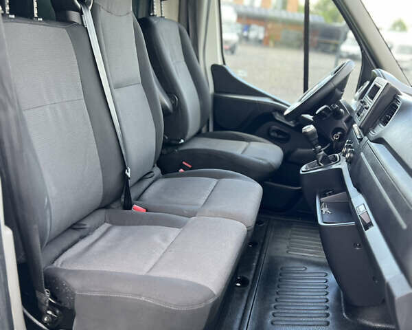Белый Рено Мастер, объемом двигателя 2.3 л и пробегом 210 тыс. км за 22500 $, фото 24 на Automoto.ua