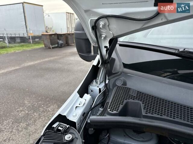 Білий Рено Мастєр, об'ємом двигуна 2.3 л та пробігом 305 тис. км за 21500 $, фото 81 на Automoto.ua