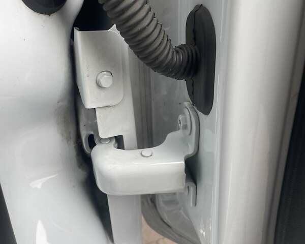 Білий Рено Мастєр, об'ємом двигуна 2.3 л та пробігом 259 тис. км за 20700 $, фото 57 на Automoto.ua