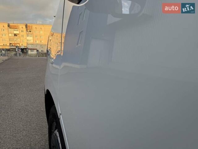 Белый Рено Мастер, объемом двигателя 2.3 л и пробегом 281 тыс. км за 21500 $, фото 35 на Automoto.ua