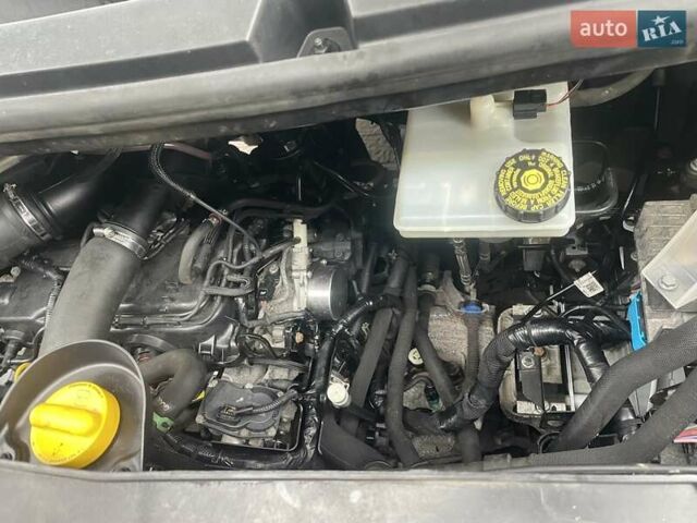 Белый Рено Мастер, объемом двигателя 2.3 л и пробегом 260 тыс. км за 19899 $, фото 37 на Automoto.ua