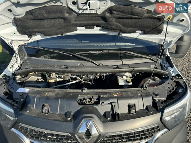 Белый Рено Мастер, объемом двигателя 2.3 л и пробегом 170 тыс. км за 19900 $, фото 36 на Automoto.ua