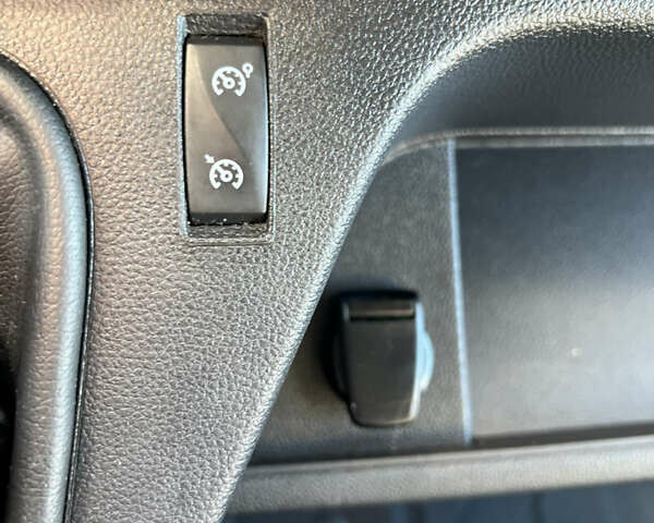 Белый Рено Мастер, объемом двигателя 2.3 л и пробегом 170 тыс. км за 19900 $, фото 45 на Automoto.ua