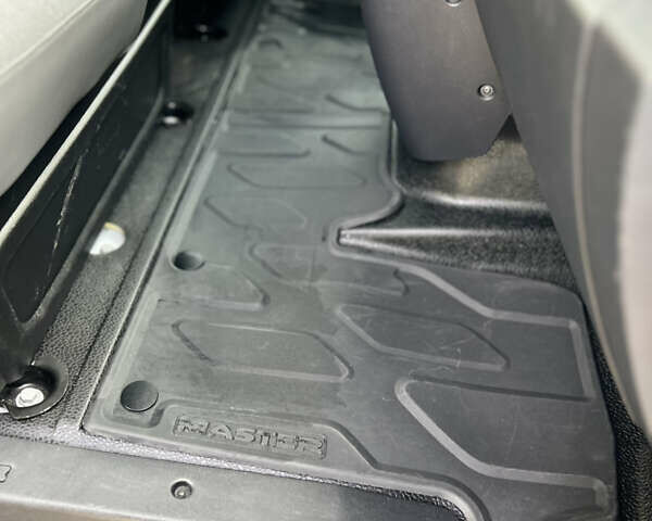 Білий Рено Мастєр, об'ємом двигуна 2.3 л та пробігом 168 тис. км за 21500 $, фото 34 на Automoto.ua