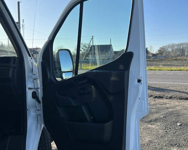 Белый Рено Мастер, объемом двигателя 2.3 л и пробегом 170 тыс. км за 19900 $, фото 21 на Automoto.ua