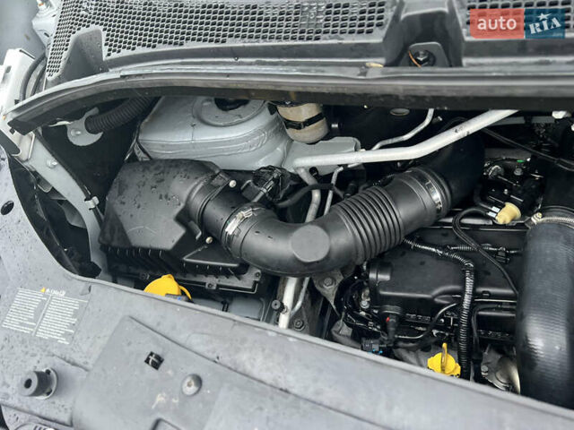 Белый Рено Мастер, объемом двигателя 2.3 л и пробегом 170 тыс. км за 19999 $, фото 27 на Automoto.ua