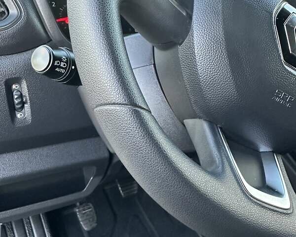 Білий Рено Мастєр, об'ємом двигуна 2.3 л та пробігом 342 тис. км за 20600 $, фото 16 на Automoto.ua