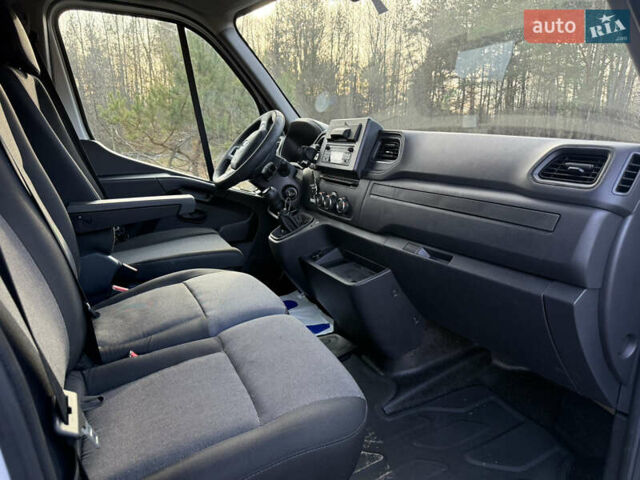 Белый Рено Мастер, объемом двигателя 2.3 л и пробегом 320 тыс. км за 19900 $, фото 11 на Automoto.ua