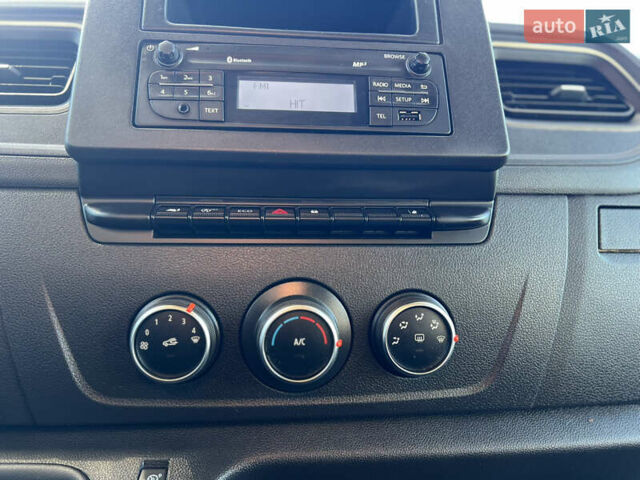 Белый Рено Мастер, объемом двигателя 2.3 л и пробегом 170 тыс. км за 19900 $, фото 39 на Automoto.ua