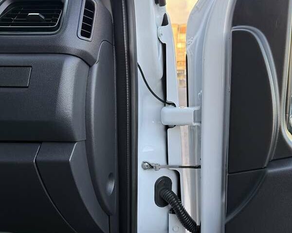 Белый Рено Мастер, объемом двигателя 2.3 л и пробегом 281 тыс. км за 21500 $, фото 62 на Automoto.ua