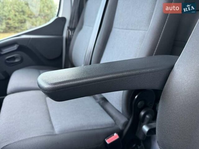 Білий Рено Мастєр, об'ємом двигуна 2.3 л та пробігом 290 тис. км за 21999 $, фото 18 на Automoto.ua