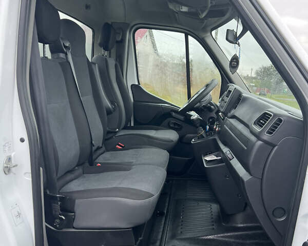 Белый Рено Мастер, объемом двигателя 2.3 л и пробегом 171 тыс. км за 17900 $, фото 18 на Automoto.ua