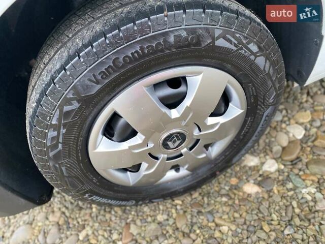 Белый Рено Мастер, объемом двигателя 2.3 л и пробегом 265 тыс. км за 18300 $, фото 29 на Automoto.ua