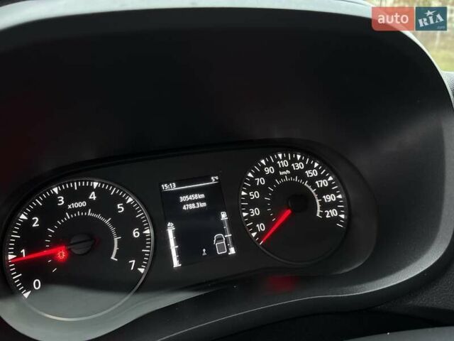 Білий Рено Мастєр, об'ємом двигуна 2.3 л та пробігом 305 тис. км за 21500 $, фото 73 на Automoto.ua