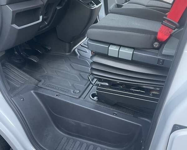 Білий Рено Мастєр, об'ємом двигуна 2.3 л та пробігом 259 тис. км за 20700 $, фото 16 на Automoto.ua