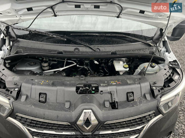 Білий Рено Мастєр, об'ємом двигуна 2.3 л та пробігом 210 тис. км за 21900 $, фото 24 на Automoto.ua