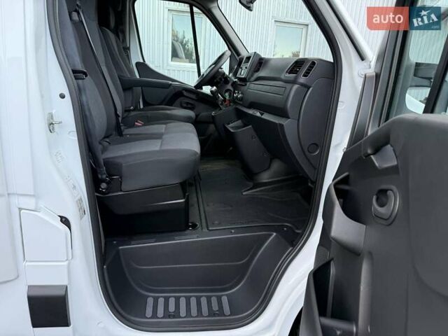 Білий Рено Мастєр, об'ємом двигуна 2.3 л та пробігом 290 тис. км за 21999 $, фото 12 на Automoto.ua