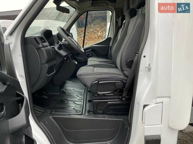 Белый Рено Мастер, объемом двигателя 2.3 л и пробегом 265 тыс. км за 18300 $, фото 43 на Automoto.ua