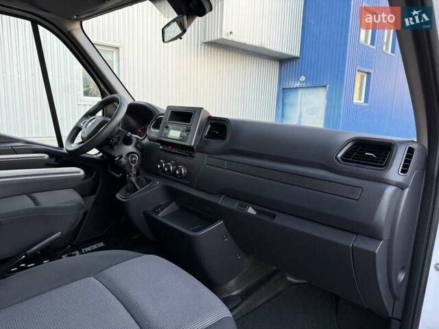 Белый Рено Мастер, объемом двигателя 2.3 л и пробегом 281 тыс. км за 21500 $, фото 69 на Automoto.ua