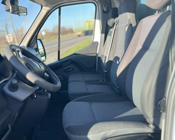 Белый Рено Мастер, объемом двигателя 2.3 л и пробегом 170 тыс. км за 19900 $, фото 27 на Automoto.ua